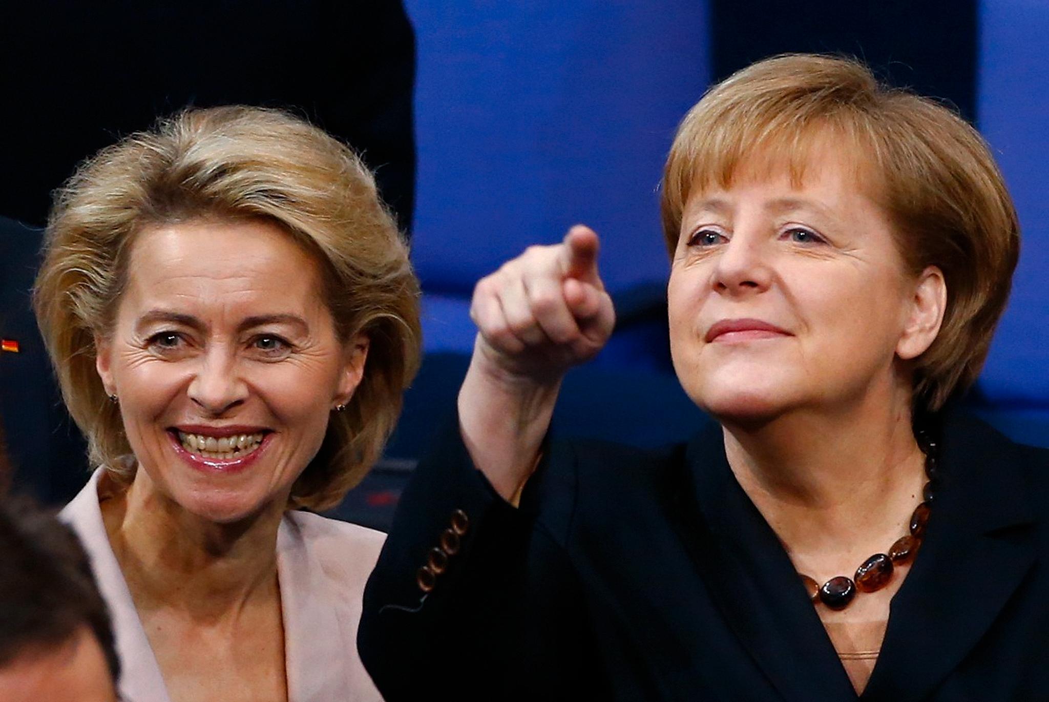 Tette allierte: Ursula von der Leyen og Angela Merkel.