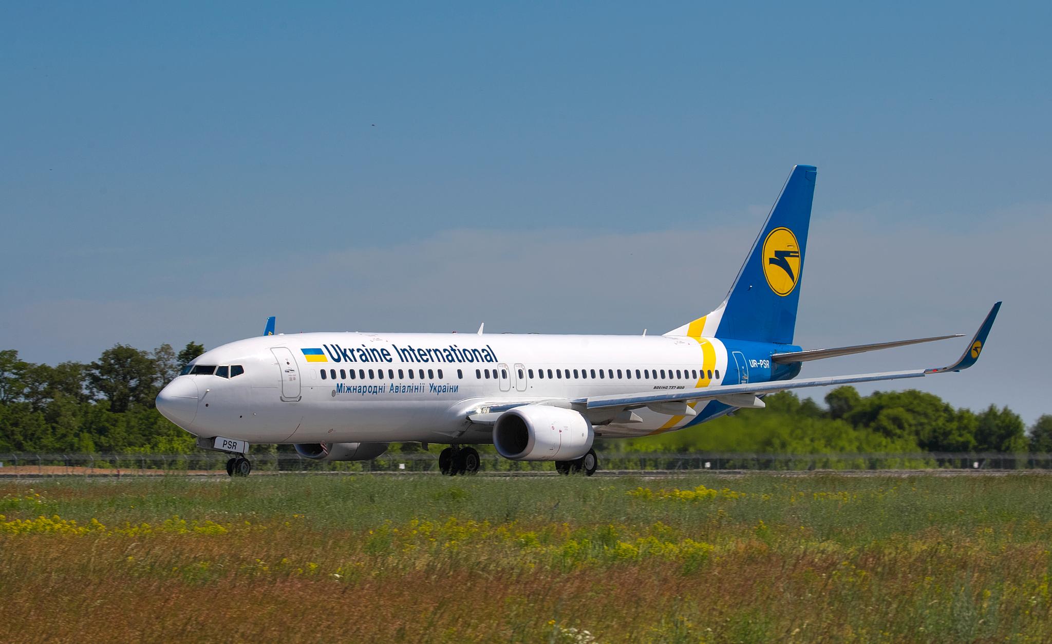 Det var dette Boeing 737-flyet til Ukraine International Airlines som styrtet ved Teheran onsdag. 