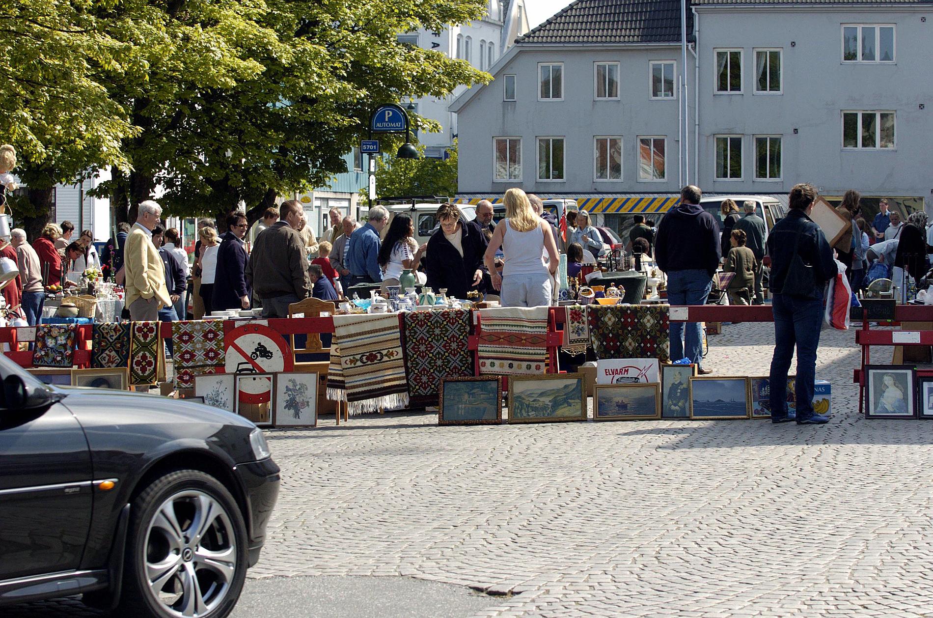 Hver lørdag i sommer har det vært bruktmarked på Nytorget.