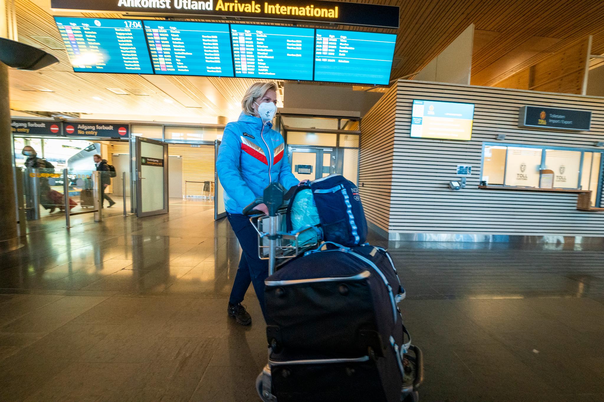 Idrettspresident Berit Kjøll var lettet etter at Paralympics snudde. Her fra ankomst etter Beijing-OL for to uker siden. Torsdag reiser hun tilbake til Kina for Paralympics.