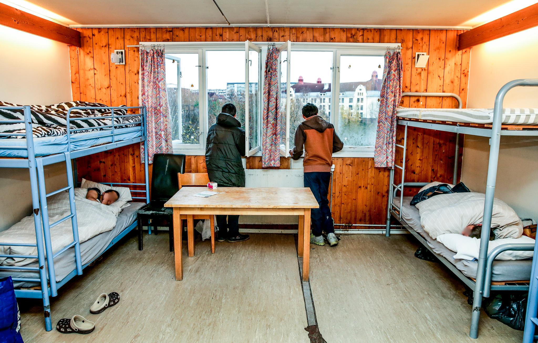 Enslige mindreårige asylsøkere ved Torshov transittmottak i november 2015. 5400 enslige asylbarn kom til Norge, og mange fikk opphold. Tre år senere har foreldre og søsken fått innvilget opphold i Norge i 1557 saker. 