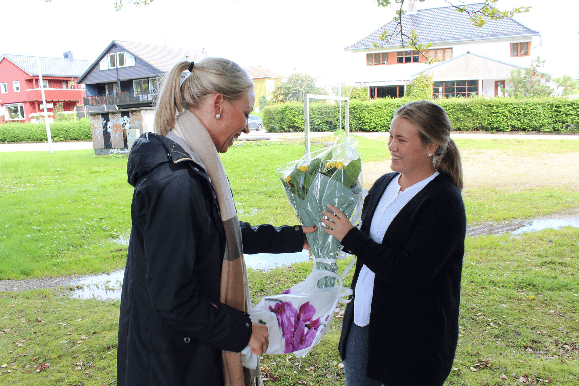 Hermanns ønsket å takke Tangen og tok med blomster da de traff hverandre igjen, to dager etter den ubehagelige hendelsen ved Mosvatnet. 