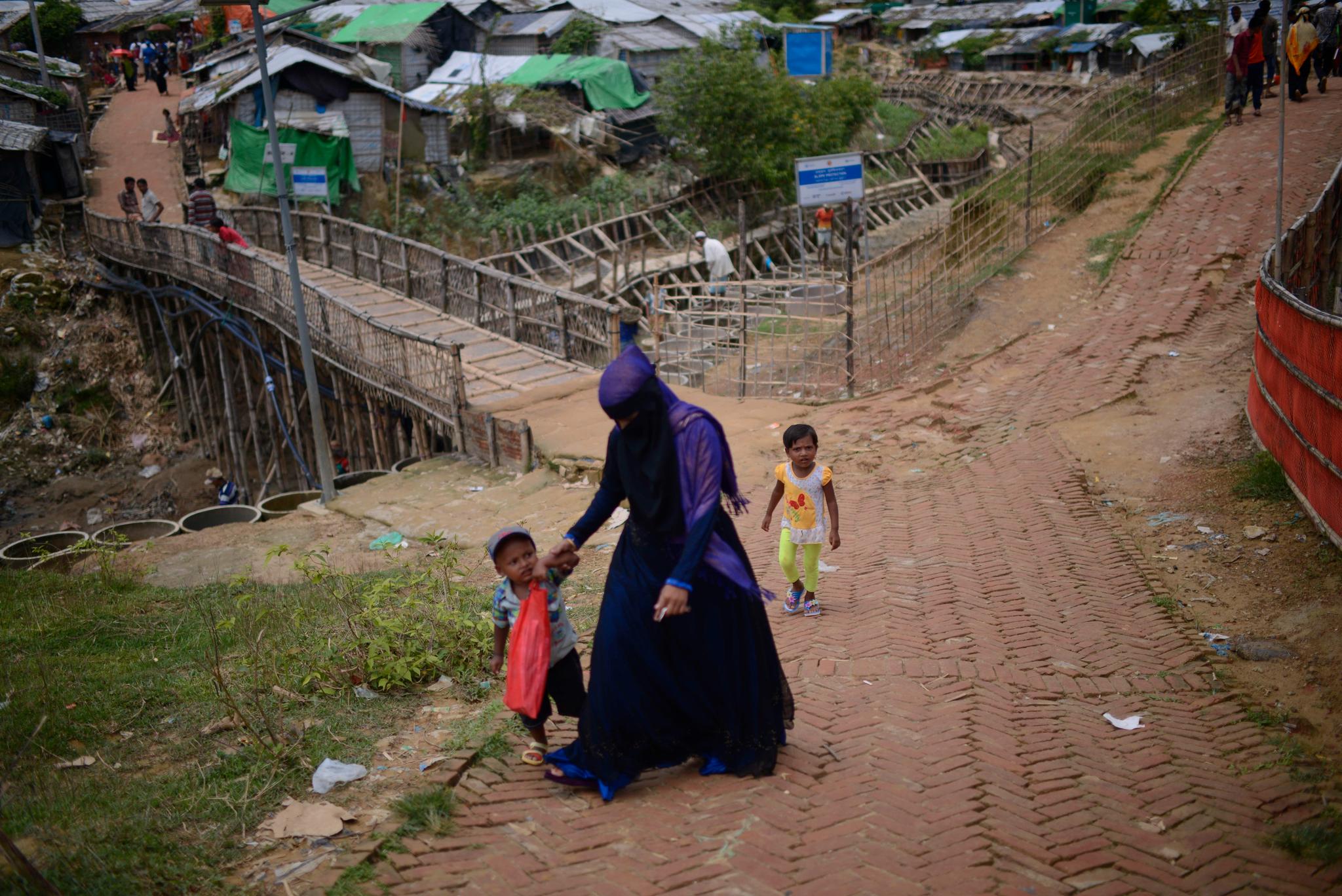 Selv om flyktningene lever under kummerlige kår i Bangladesh, er det ingen som foreløpig har villet reise tilbake til Myanmar. Frykten for overgrep er for stor. 