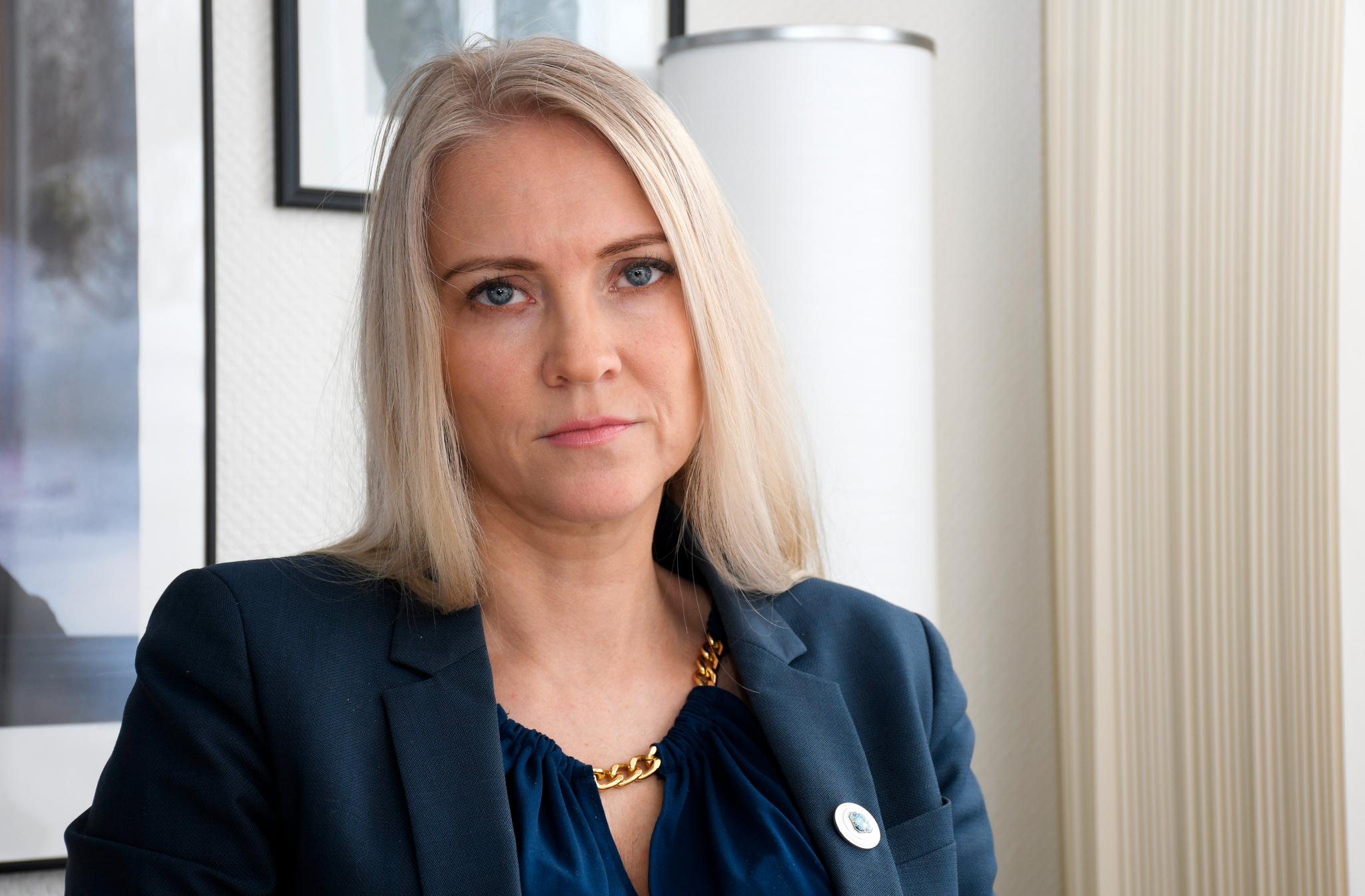Lill Sverresdatter Larsen leder Sykepleierforbundet og er forhandlingsleder for Unio. Hun sier at lønnstilbudet fra Spekter var altfor dårlig.