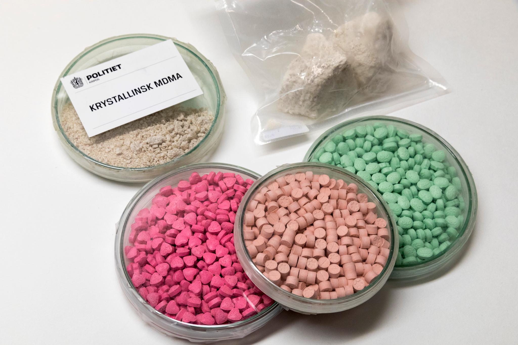 MDMA er virkestoffet i partydopet ecstasy. Politiet advarer mot utstrakt bruk av dopet blant ungdom.