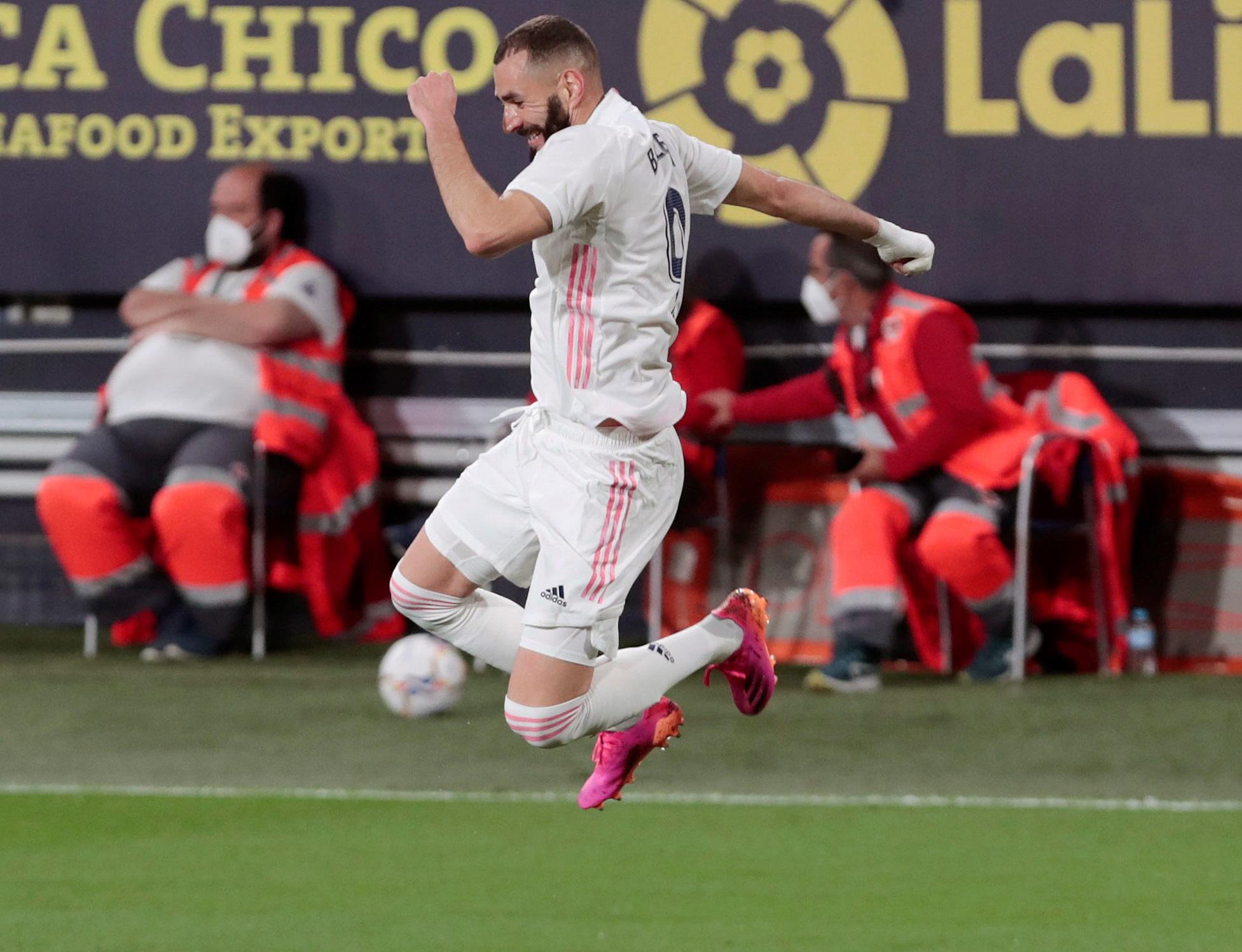 GOD: Karim Benzema scoret to mål borte mot Cádiz. 