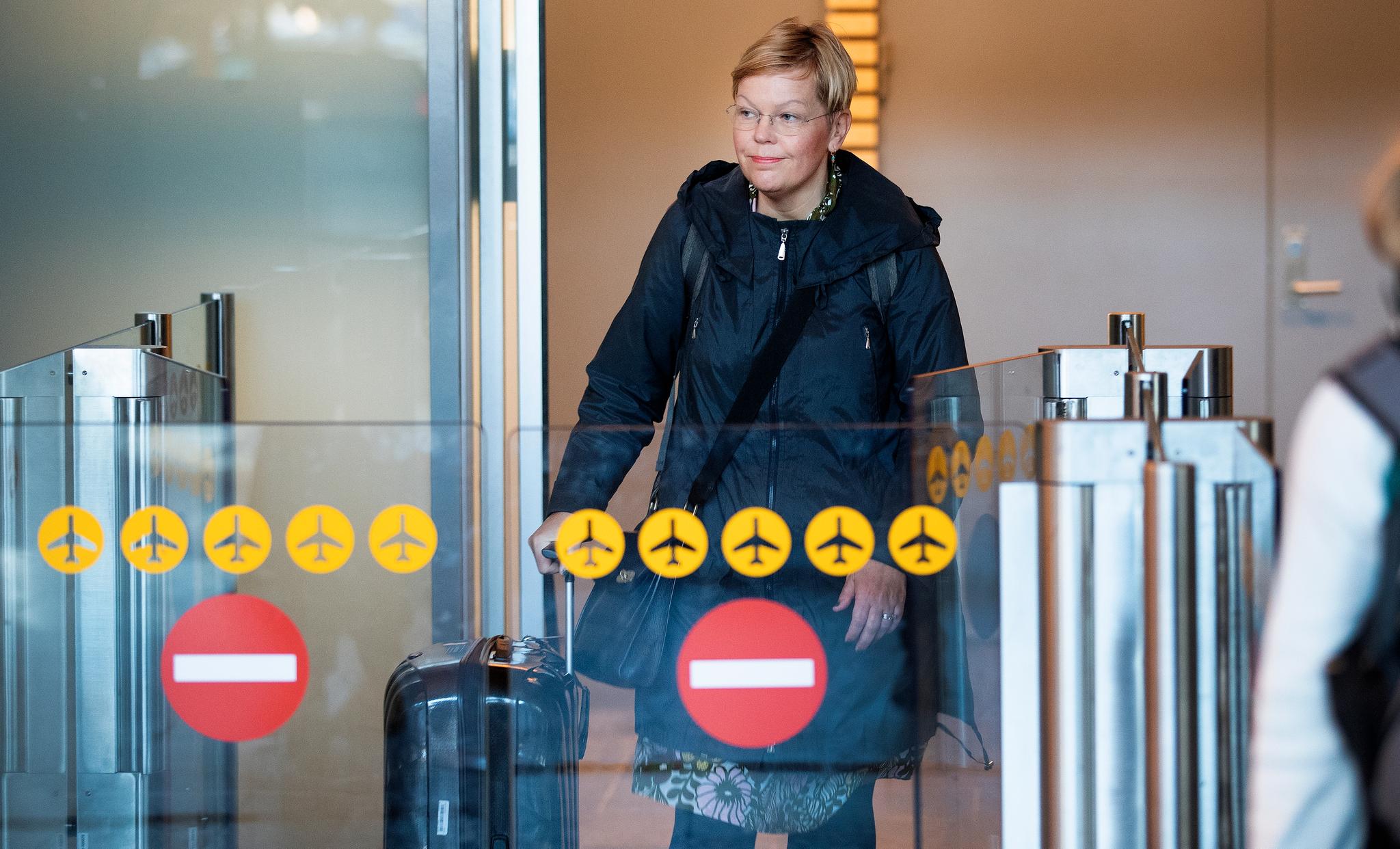 Stortingsrepresentant Hege Haukeland Liadal (Ap) fotografert på vei hjem fra tjenestereise i april. 