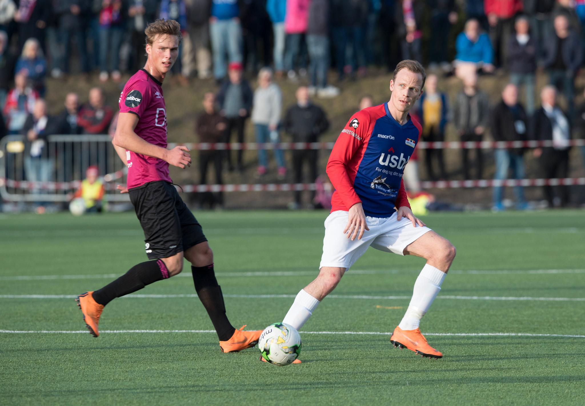 Det gjenstår å se når Årvoll og de øvrige lagene i breddefotballen I Oslo kan spille kamper igjen. Her er Simen Stamsø Møller i aksjon i cupkampen mot Vålerenga i 2018. 