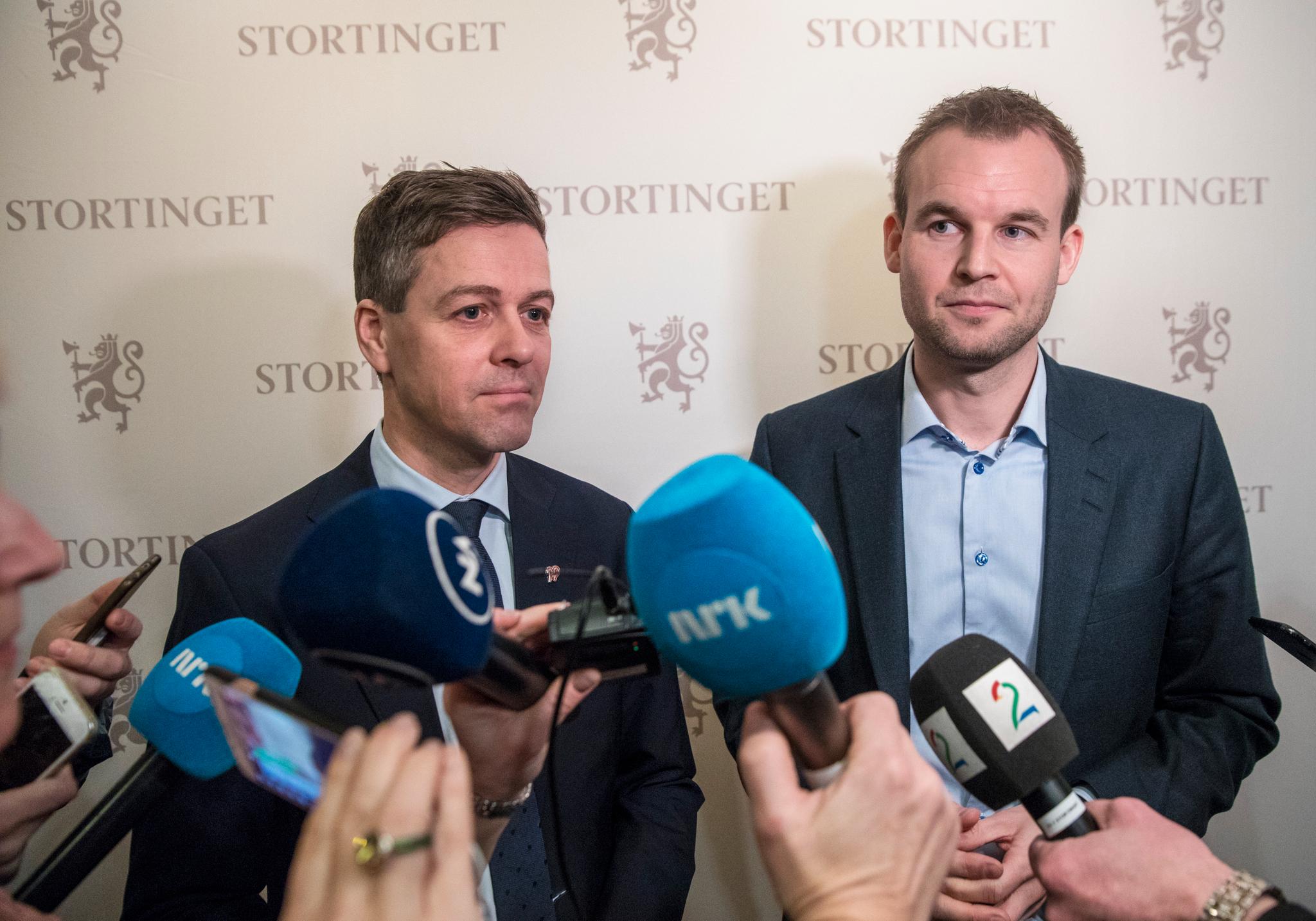 Partileder Knut Arild Hareide og nestleder Kjell Ingolf Ropstad etter at KrF sa ja til å gå i forhandlinger.