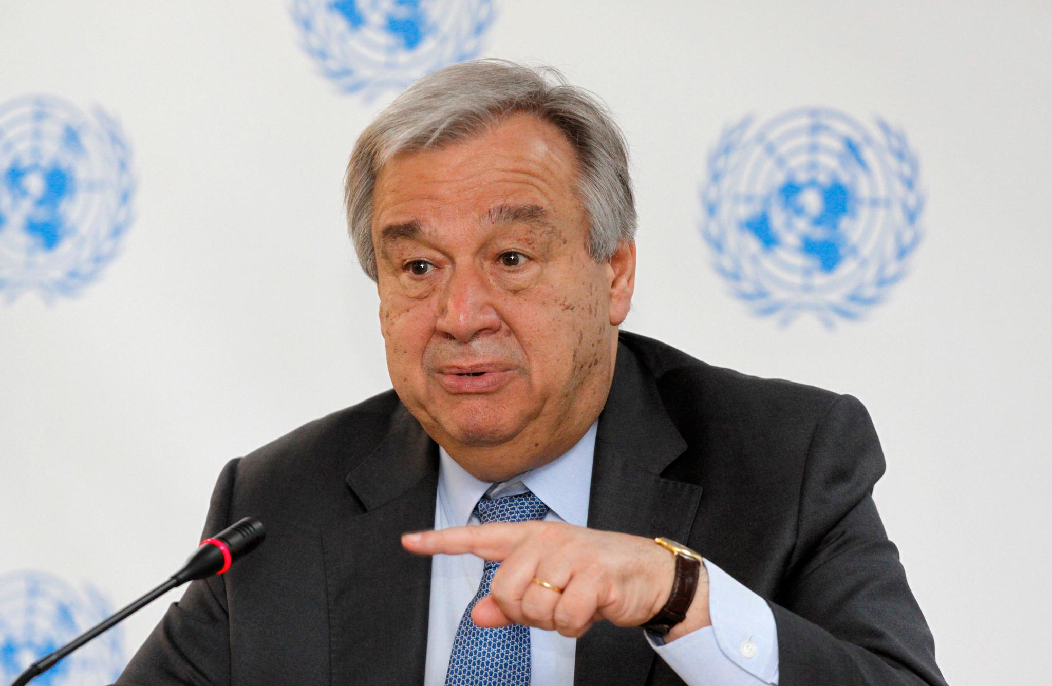 FNs generalsekretær António Guterres  har vært sterkt kritisk til Suu Kyis håndtering av rohingya-krisen.
