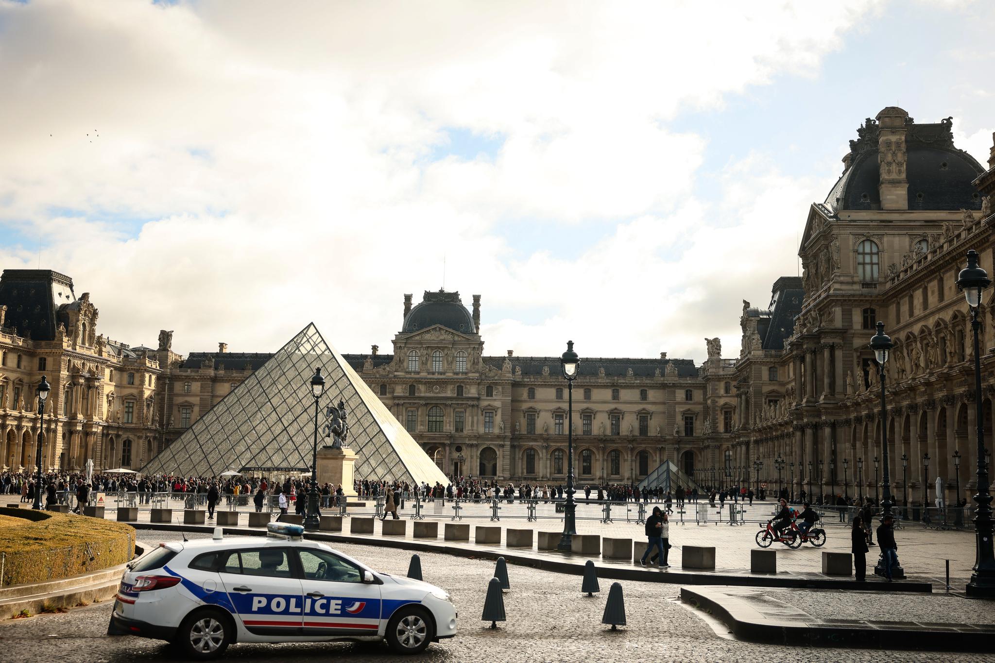 TV-kanal: Tredje pågrepet etter Louvre-kuppet