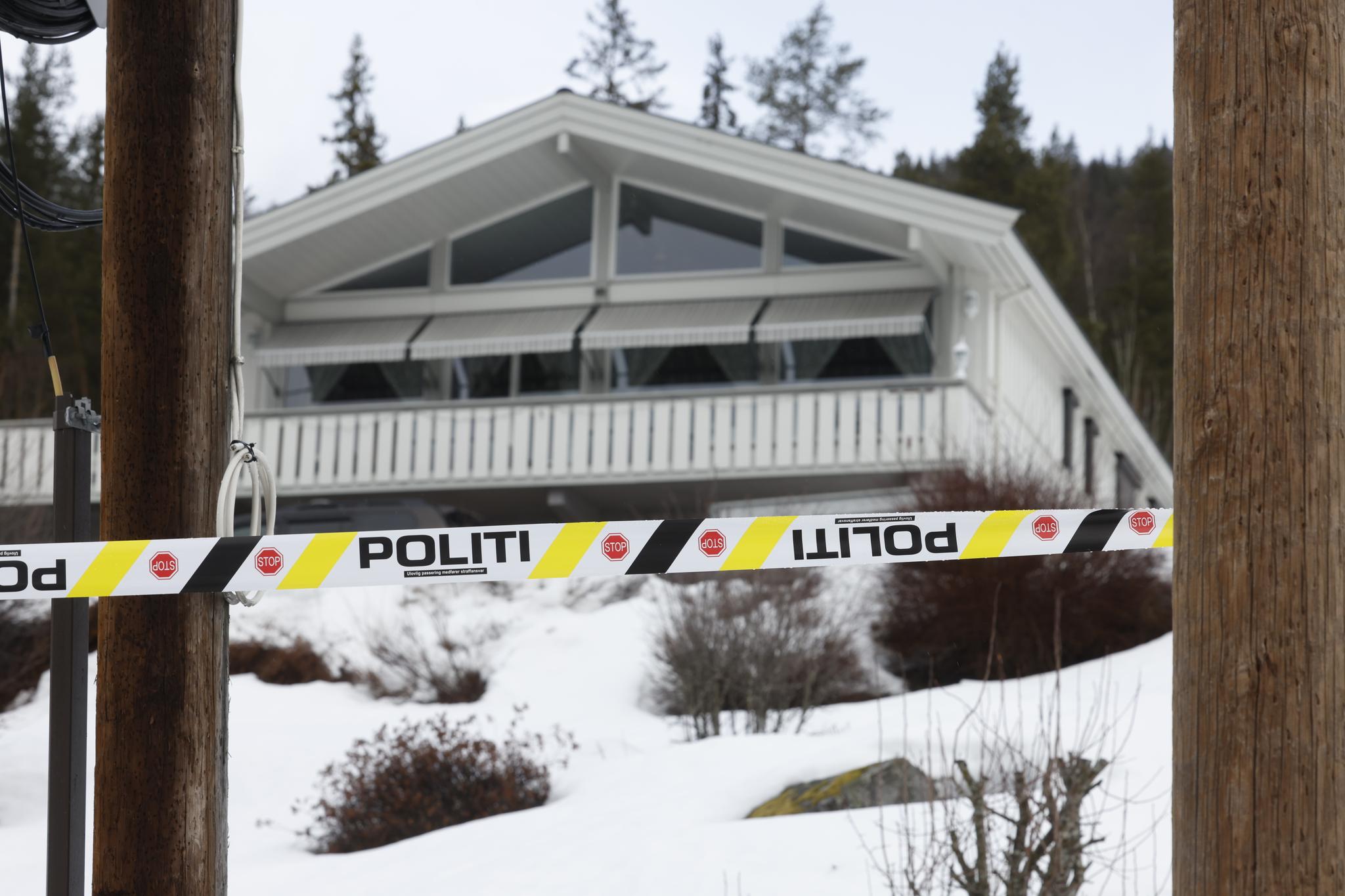 Det var lørdag kveld 23. mars at Ingunn Slaatten (53), Sander Slaatten (22) og Signe Slaatten (18) ble funnet skutt og drept i sitt hjem på Torpo i Ål i Hallingdal.