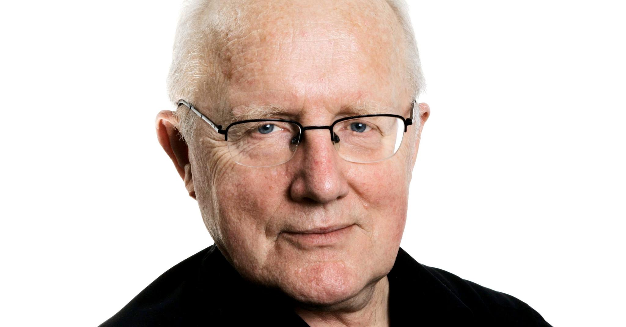 Per Egil Hegge er tidligere redaktør i Aftenposten og forfatter av flere bøker, blant annet om språk.