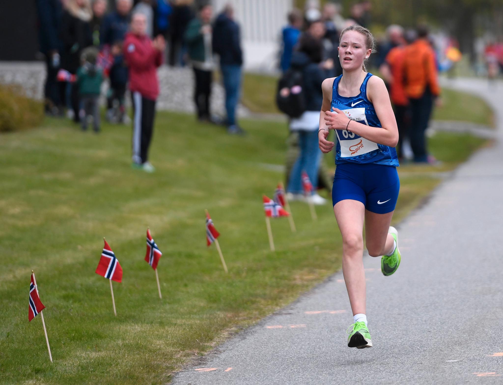 Ingrid Ingebrigtsen (15) har gitt seg med friidrett.