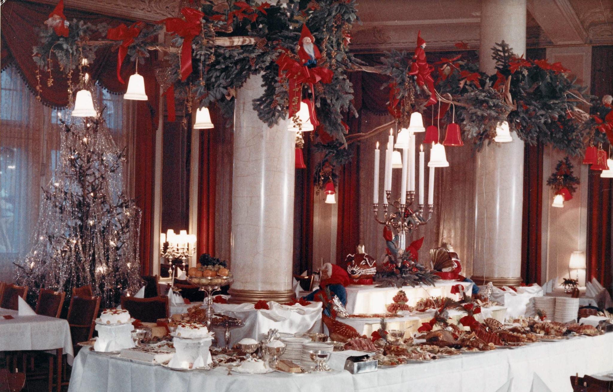 Julebord i Hotel Continentals Annen Etage, ca 1968.