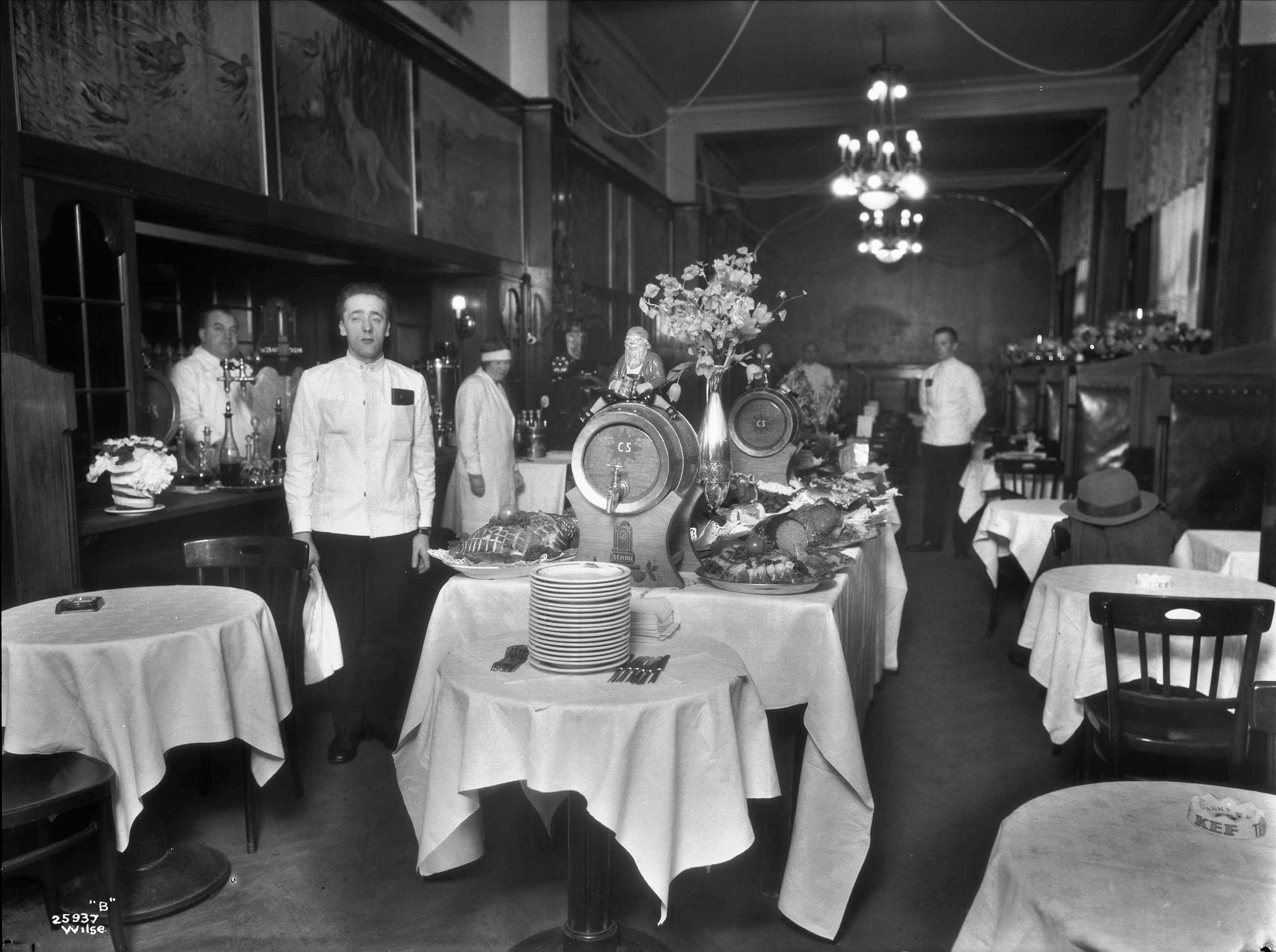 Restaurant Gamle Heidelberg i Stortingsgaten 12, ca 1930.