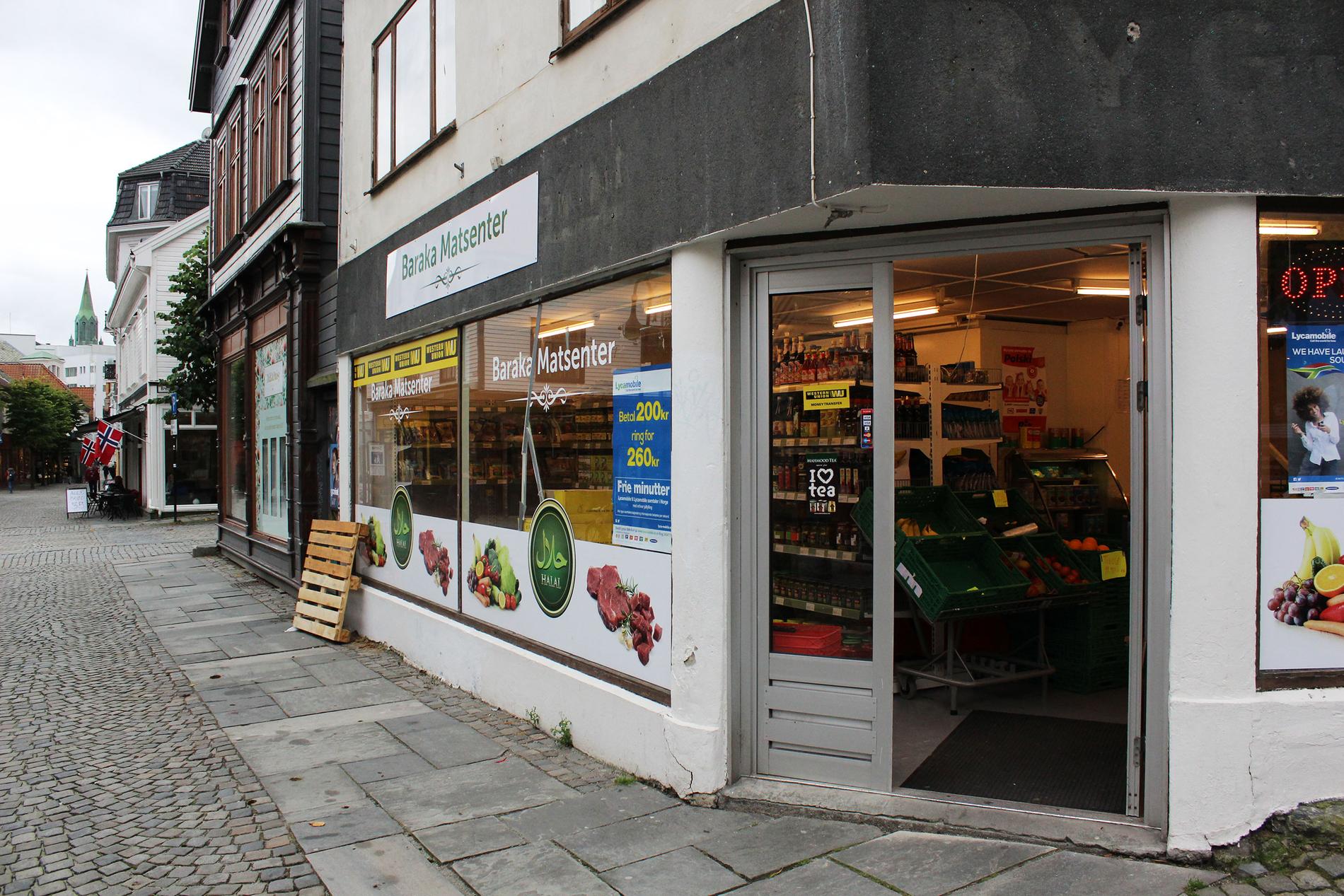  Baraka Matsenter tilbyr, som flere andre utenlandske dagligvarebutikker, varer som også finnes hos større norske dagligvarekjeder. Likevel er det flere kunder som prøver å forhandle ned prisen. 