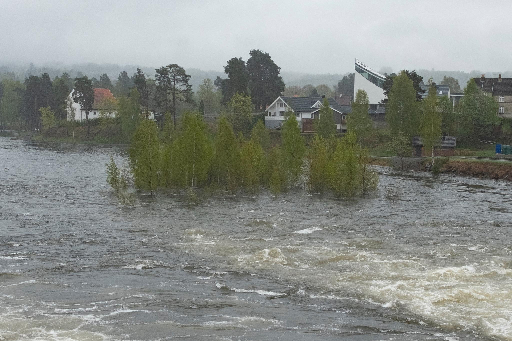 Store vannmengder i Hønefoss fredag 