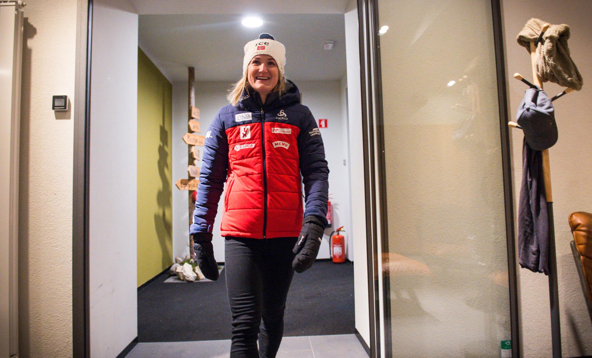 ENDELIG TILBAKE: Marte Olsbu Røiseland er tilbake på Sport Hotel Pokljuka hvor de norske skiskytterne bor under verdenscuprunden i Slovenia denne uken. Dette bildet er fra 2020.