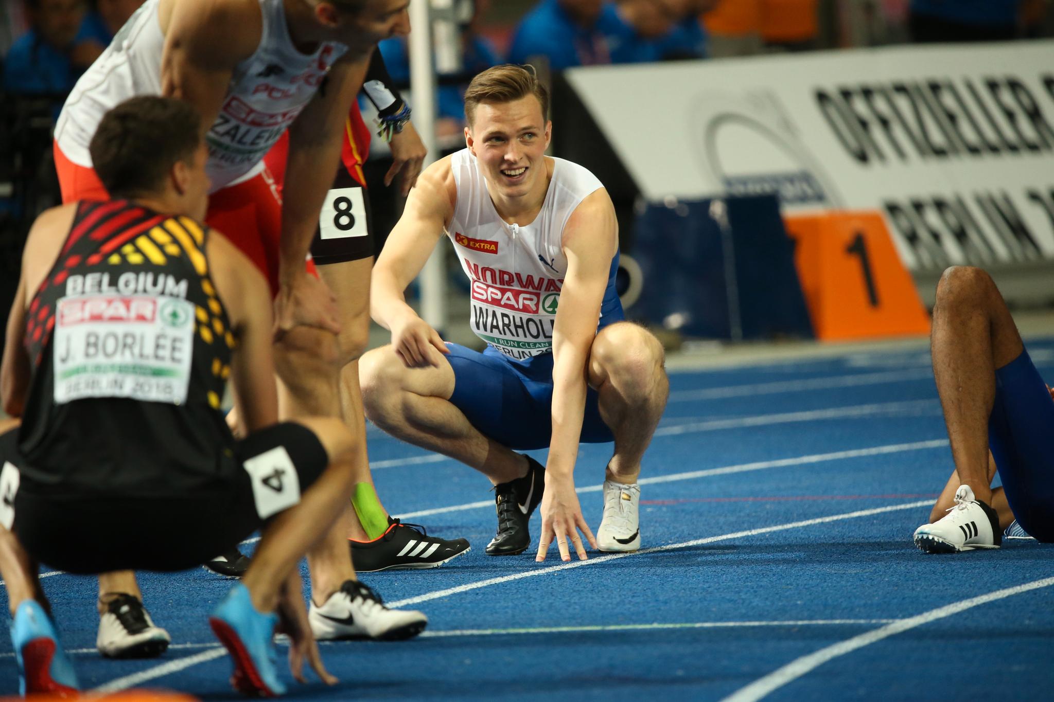 Karsten Warholm var helt utslitt etter 400 meteren i Berlin i 2018. I finalen endte han på sisteplass.