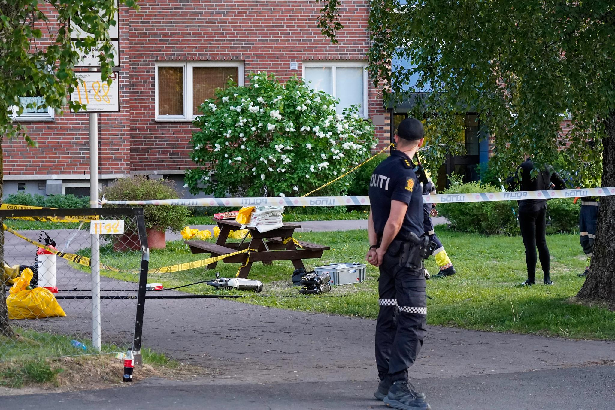 Store politistyrker rykket ut til Bøler i går ettermiddag etter melding om et giftstoff i en leilighet.