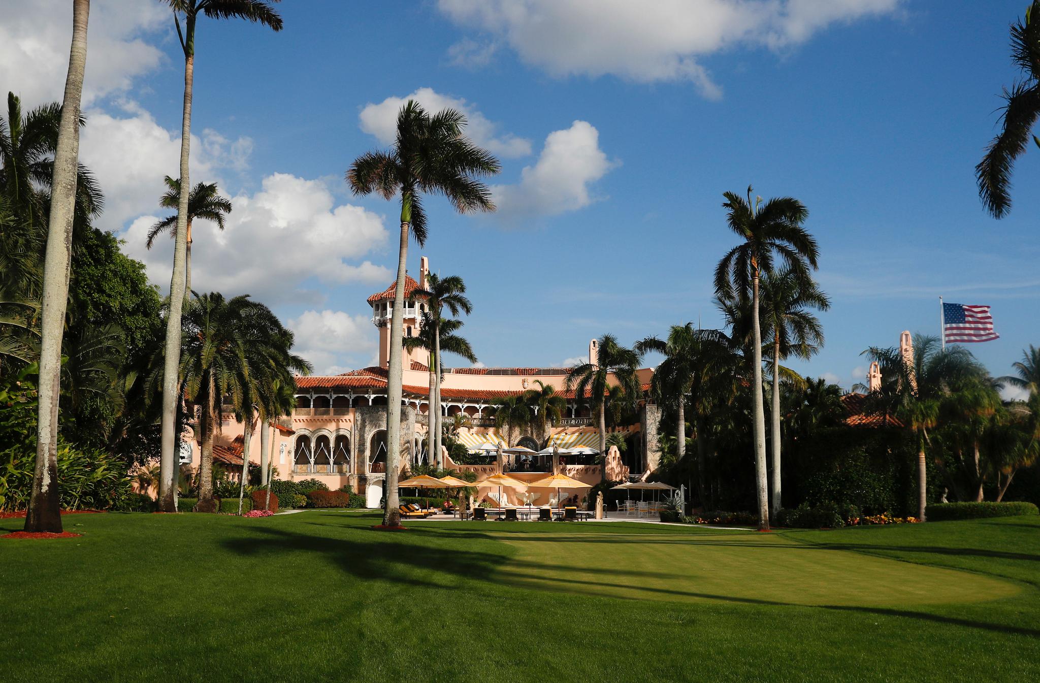 Donald Trump eier den fornemme Mar-A-Lago-klubben i Florida, og han reiser ofte dit i helgene.