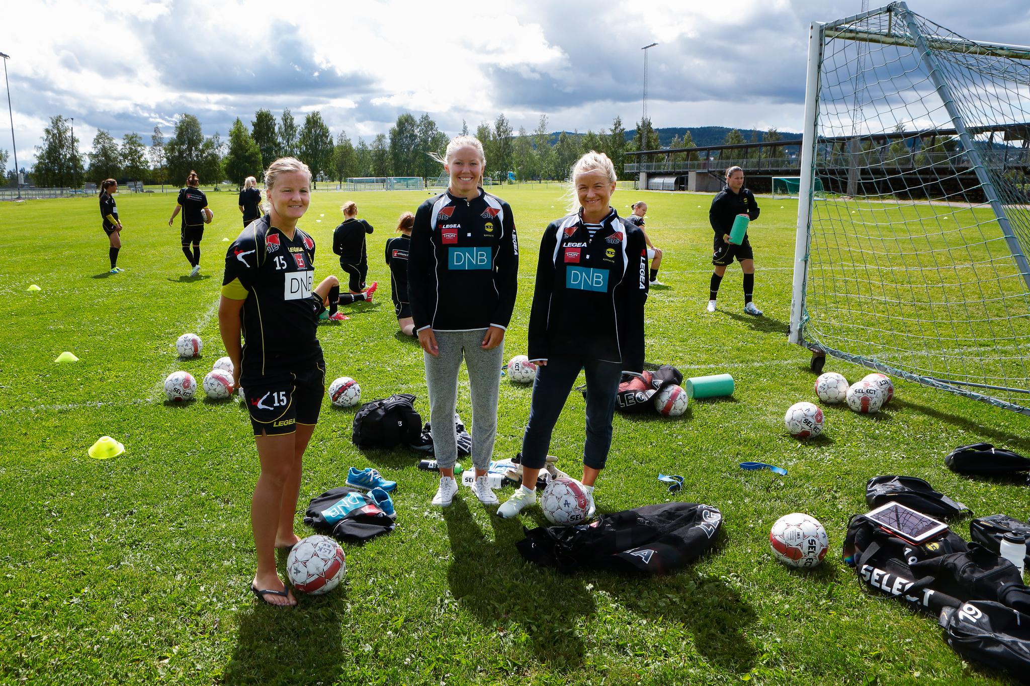 Tre av LSKs VM-spillere, Marit Sandvei, Marita Skammelsrud Lund og Lene Mykjåland, sto over torsdagens fellestrening, men er likevel klare til søndagens kamp mot Arna-Bjørnar. 