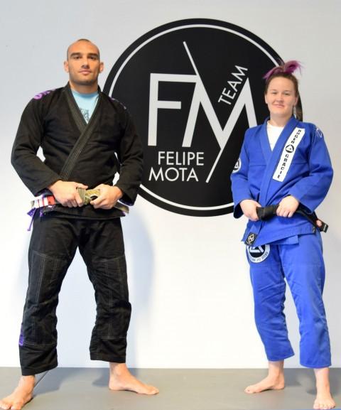 Ida Fløisvik har tilbrakt hele sin jiu-jitsu-karriere sammen med treneren Felipe Mota på Oxygym i Sandnes.