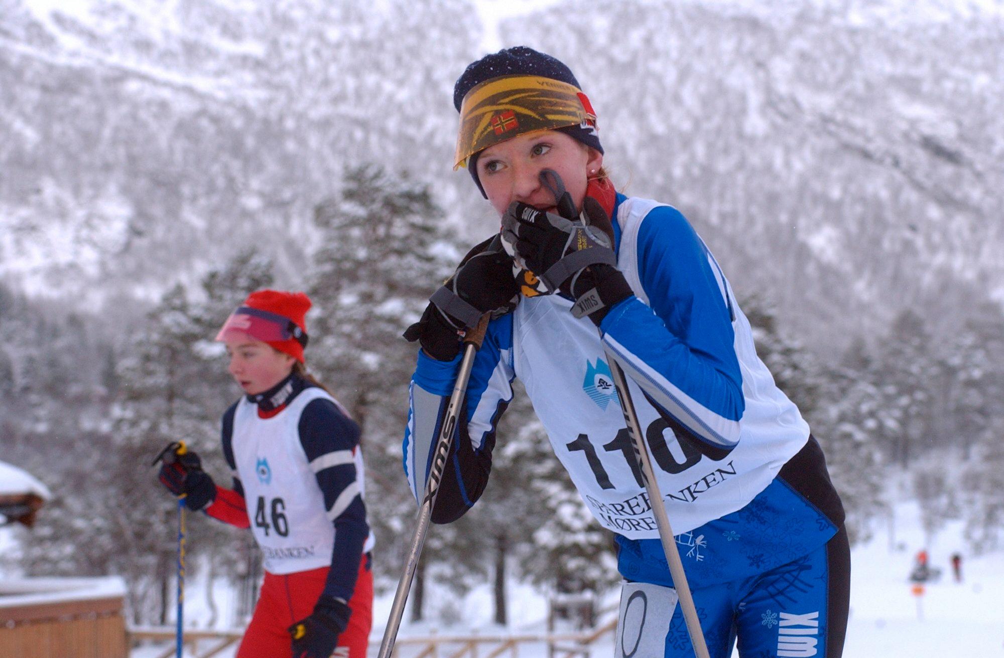Karoline Bjerkeli Grøvdal i aksjon under en KM-sprint på Skaret skisenter utenfor Molde i 2005. 