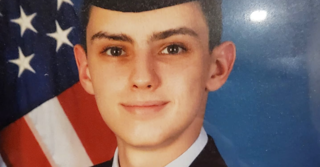 Jack Teixeira er soldat i USAs luftforsvar. I fjor sommer ble han forfremmet til en slags korporalgrad.