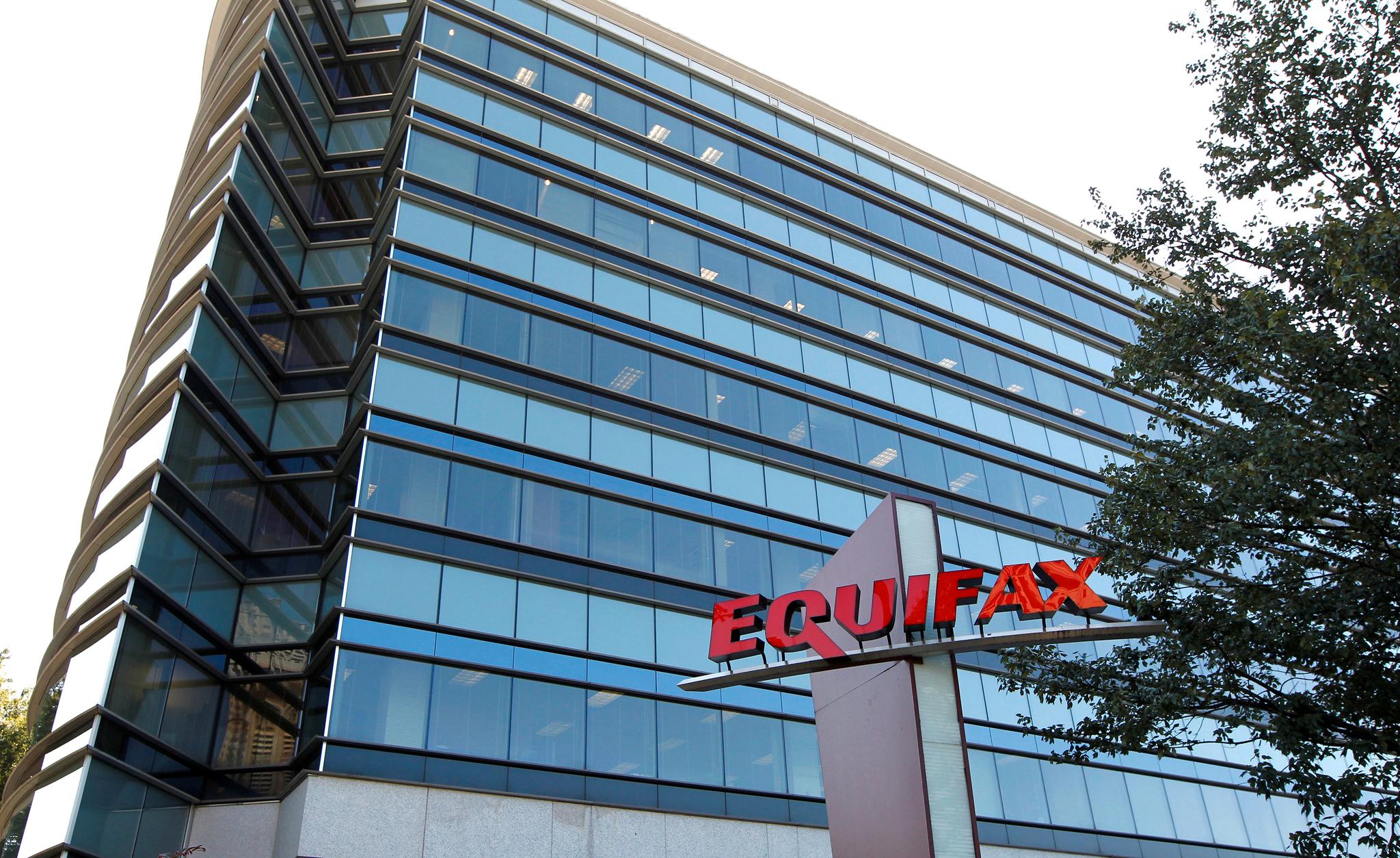 Omdømmet til kredittopplysningsbyrået Equifax er blitt betydelig svekket etter at det ble kjent at selskapet holdt tilbake informasjon om sikkerhetshull. 