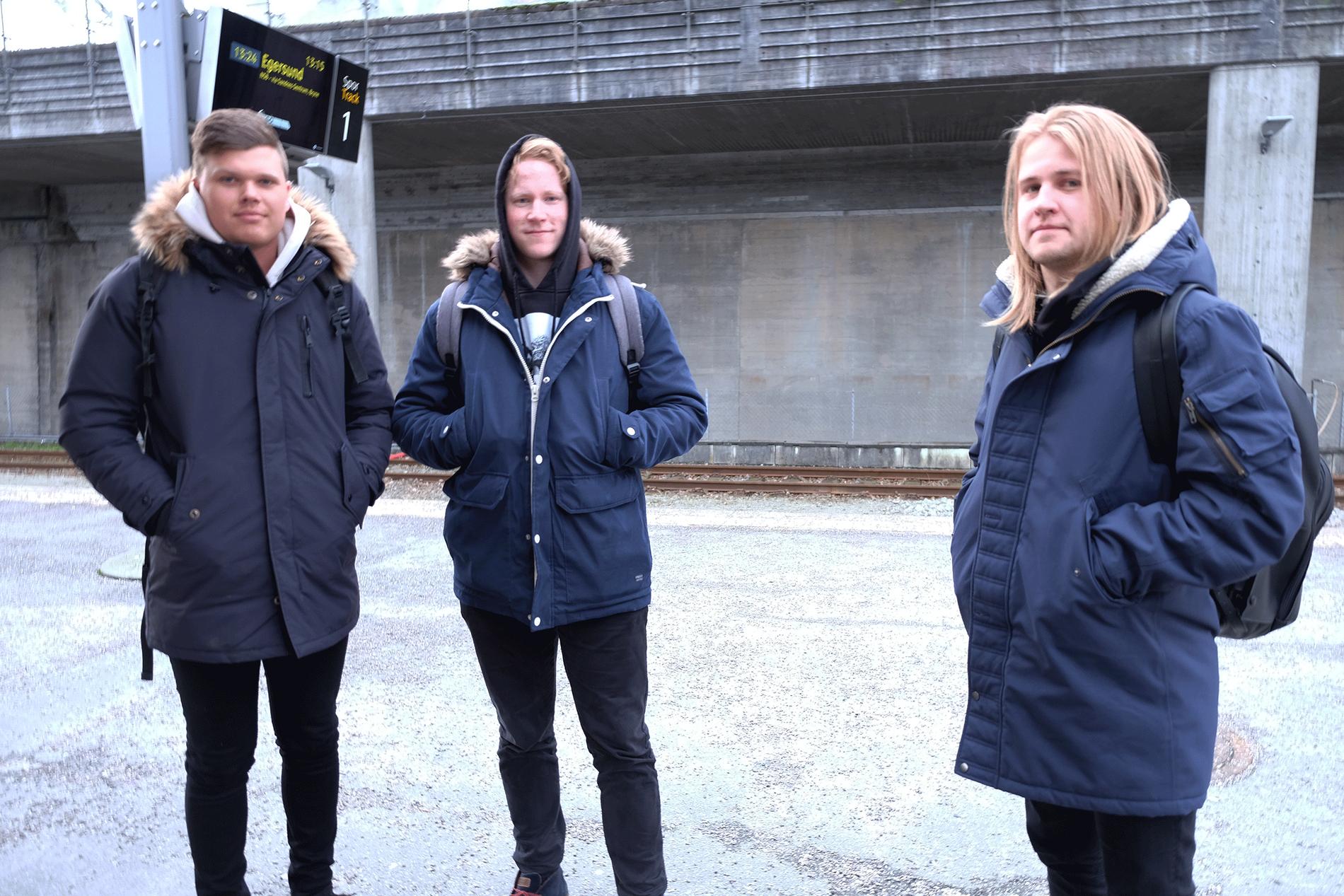 Kompisene Bjørn Gunnar Mæland Gravdal, Jone Håland og Rune Lauritzen tror ikke de hadde blitt redd om de så at skiltene viste at de var på vei mot Kongsvinger. 