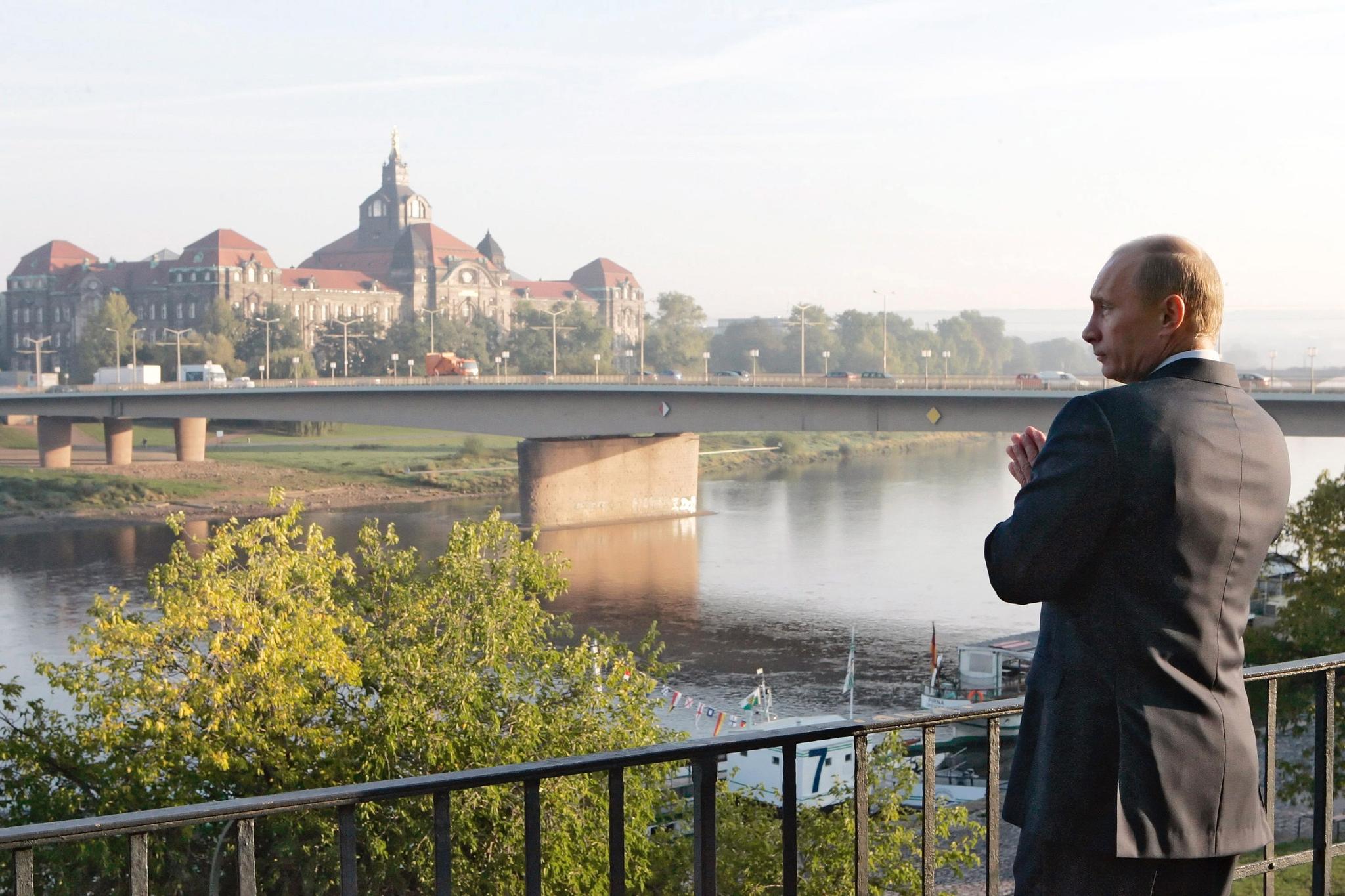President Vladimir Putin var spion i Dresden på 80-tallet. Her er han tilbake på gamle tomter i 2006. 