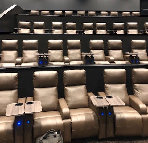 Disse setene skal fylle de nye luksussalene i Stavanger og Sandnes. Bildet er fra Odeon kino i Ålesund hvor tre Odeon Luxe-saler er tatt i bruk. 