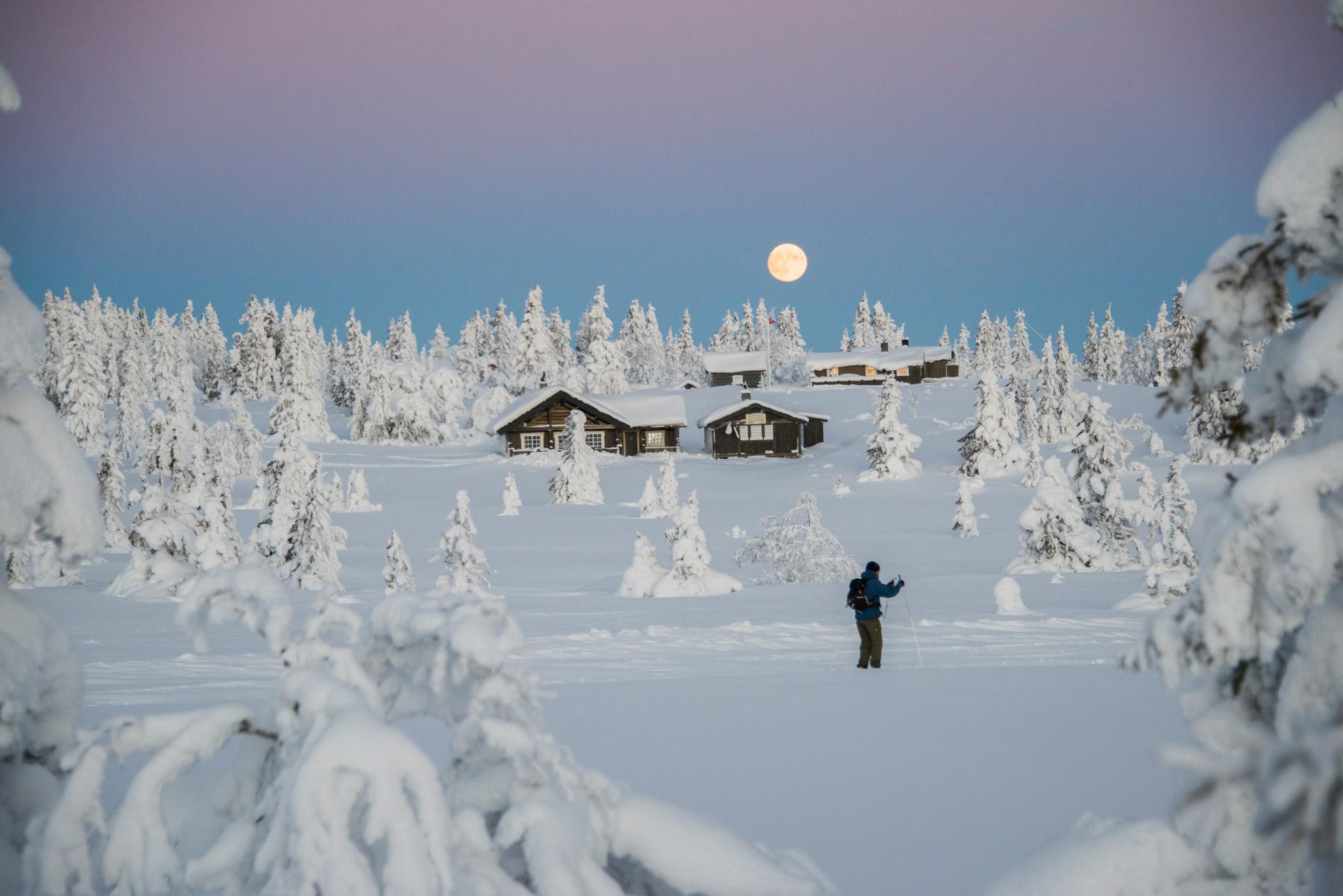 JUL TIL FJELLS: Mange nordmenn søker julelykken på fjellet. Her fra Sjusjøen.