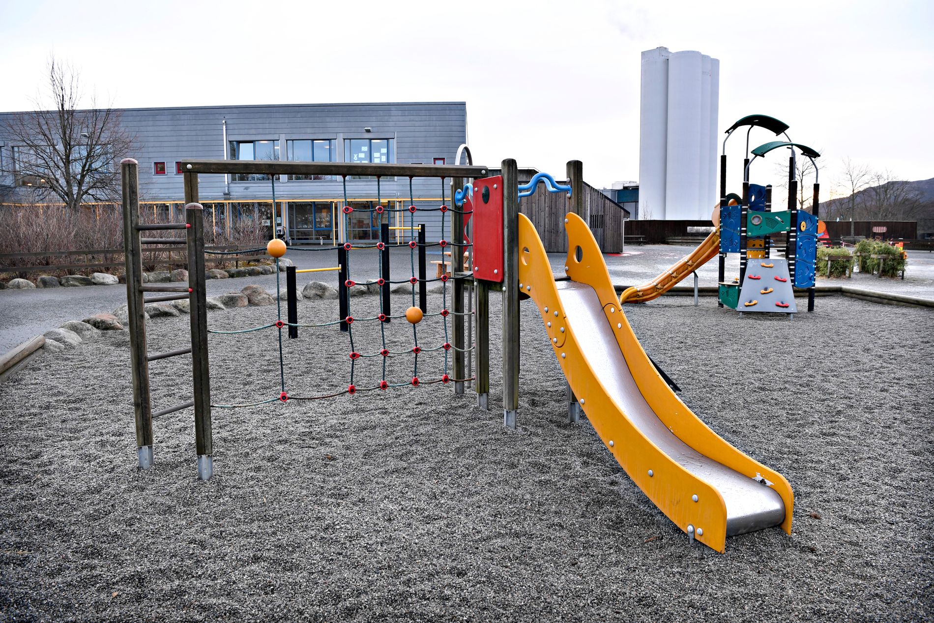 Barnehager og skoler i Stavanger settes på rødt tiltaksnivå - holder stengt onsdag