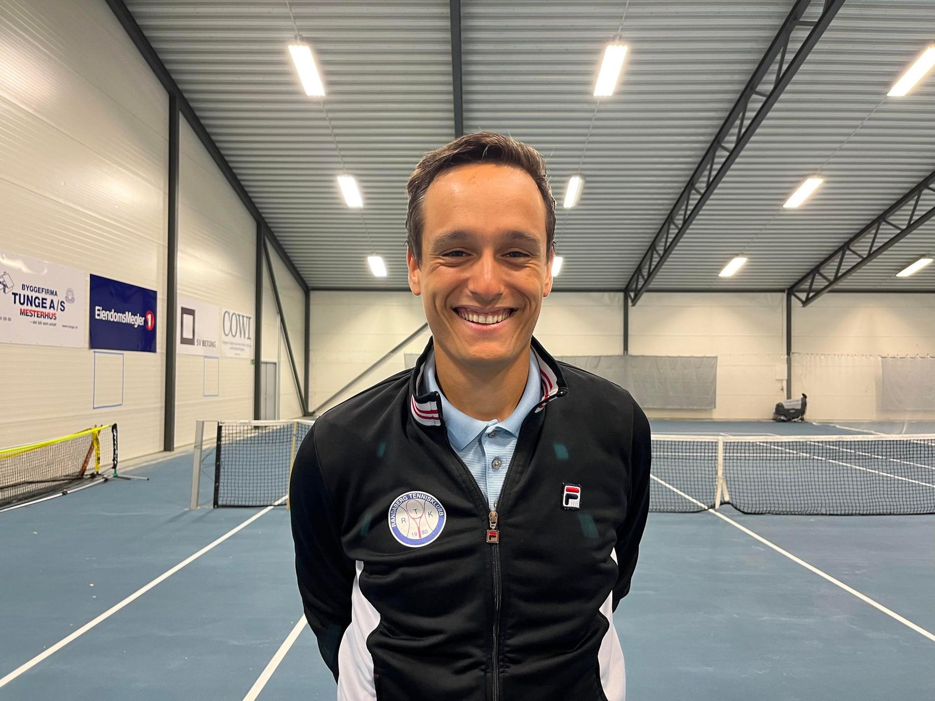 Robin McClusky er trener i tennisklubben på Randaberg. 