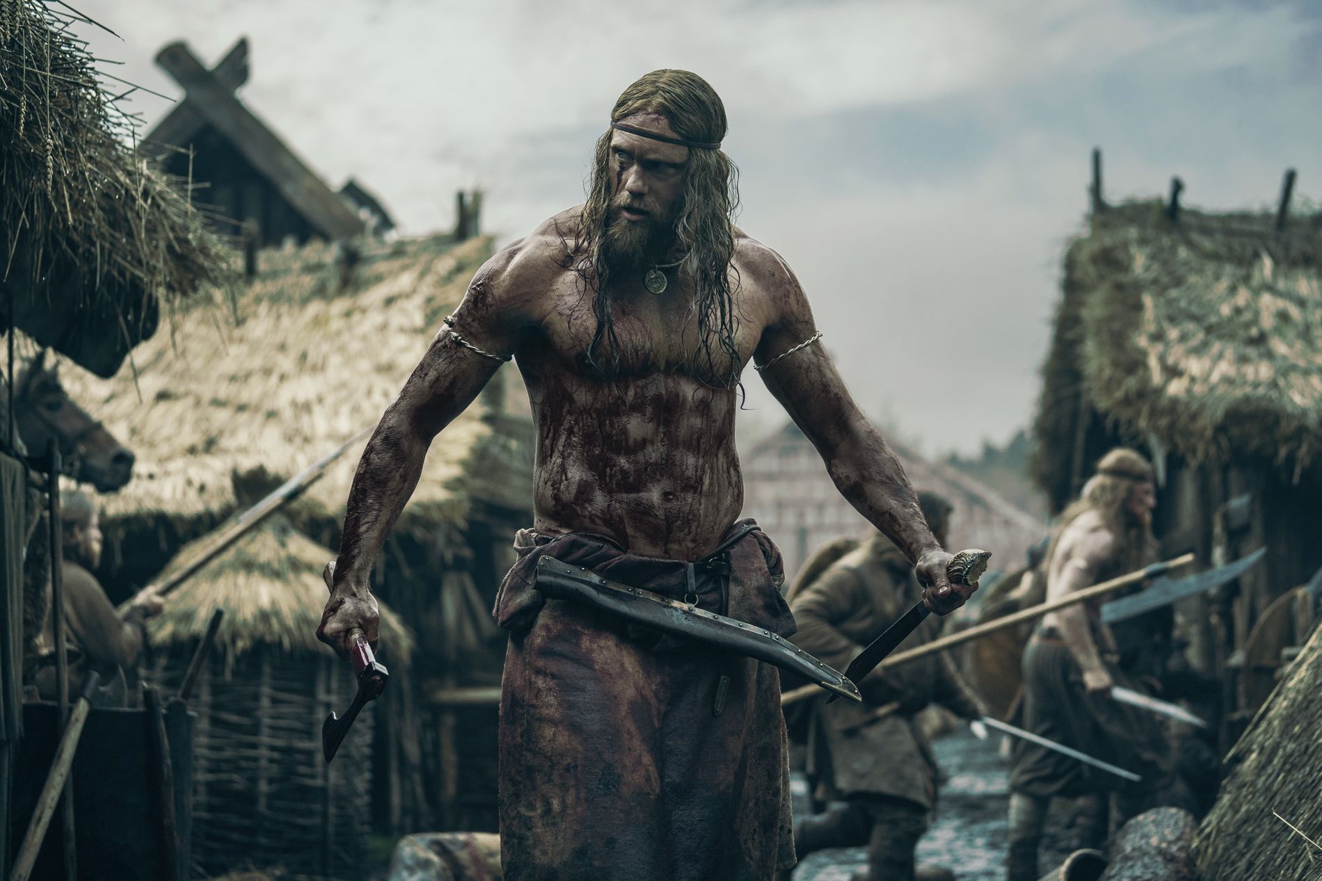 Alexander Skarsgård som Amleth i Robert Eggers’ Viking-epos «The Northman». 