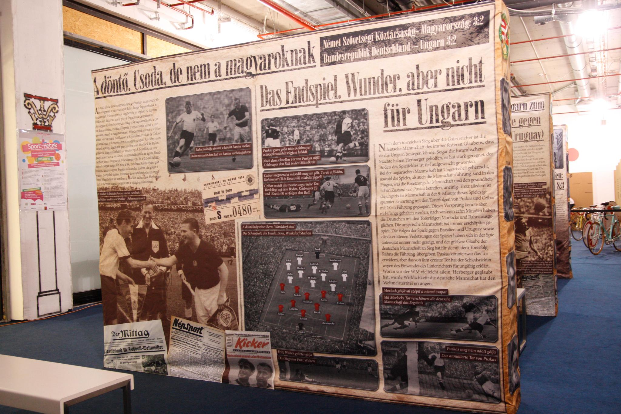 En midlertidig utstilling på et kjøpesenter forteller historien om det mektige, ungarske laget som var uslåelige på 50-tallet.