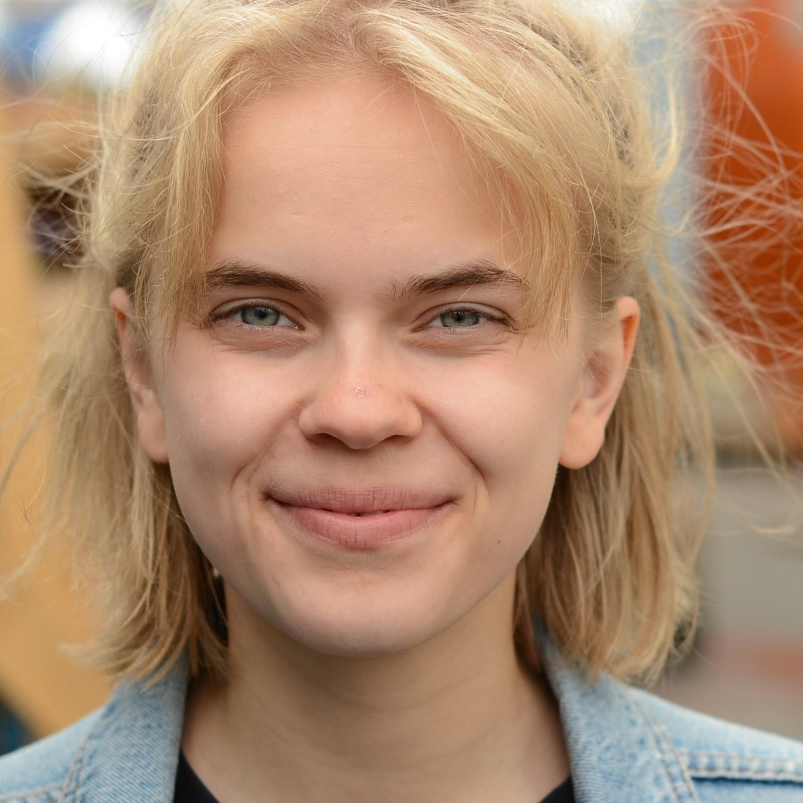 Christine Evjen (19)
