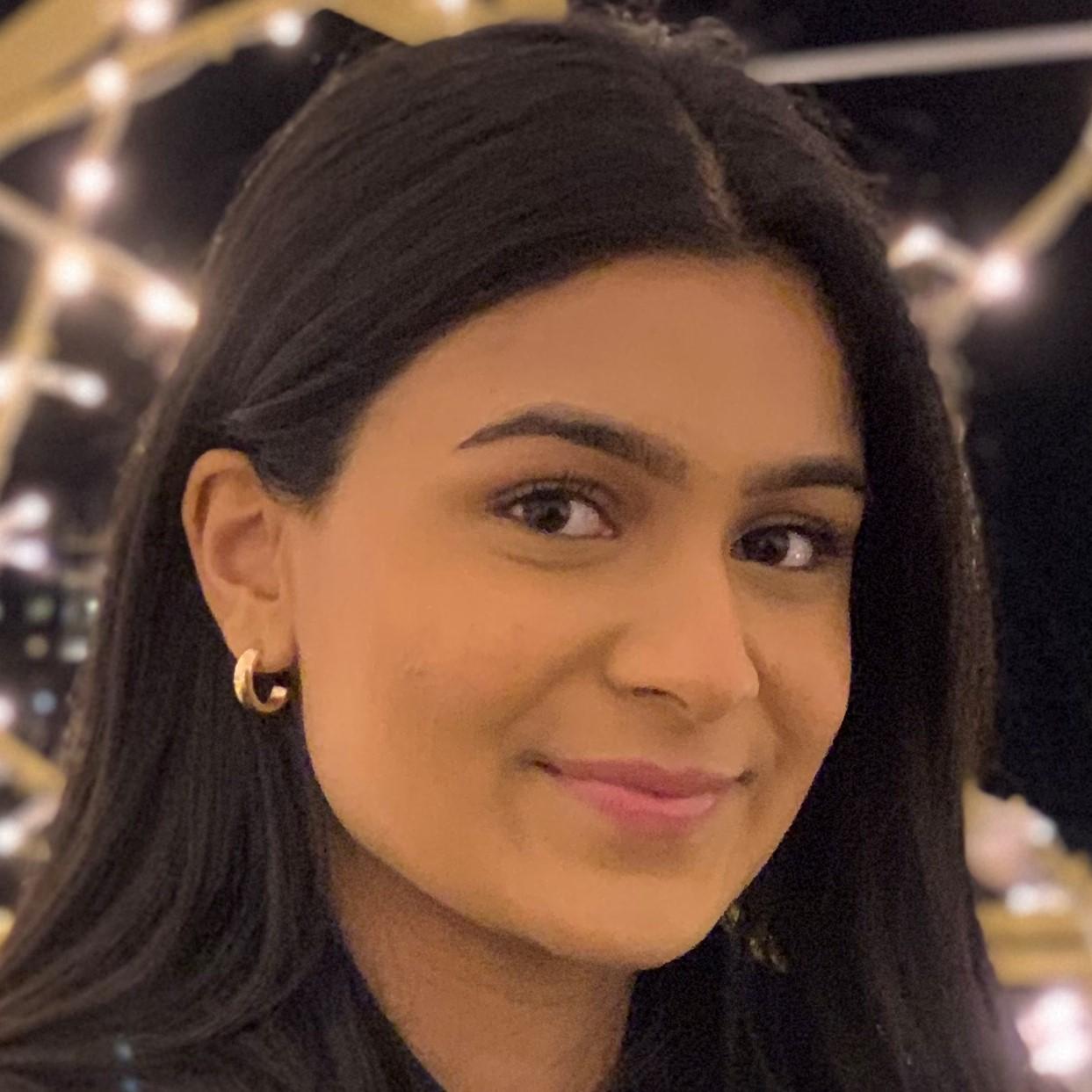 Ayesha Akram (19)
