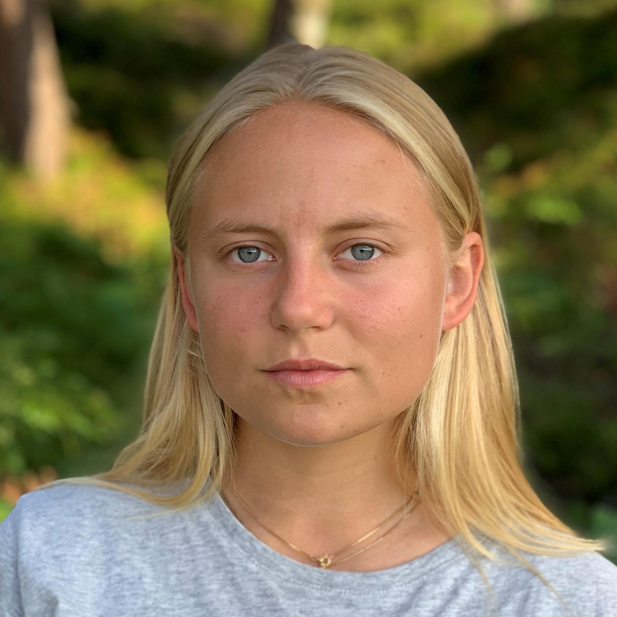 Oda Sofie Pettersen (21)