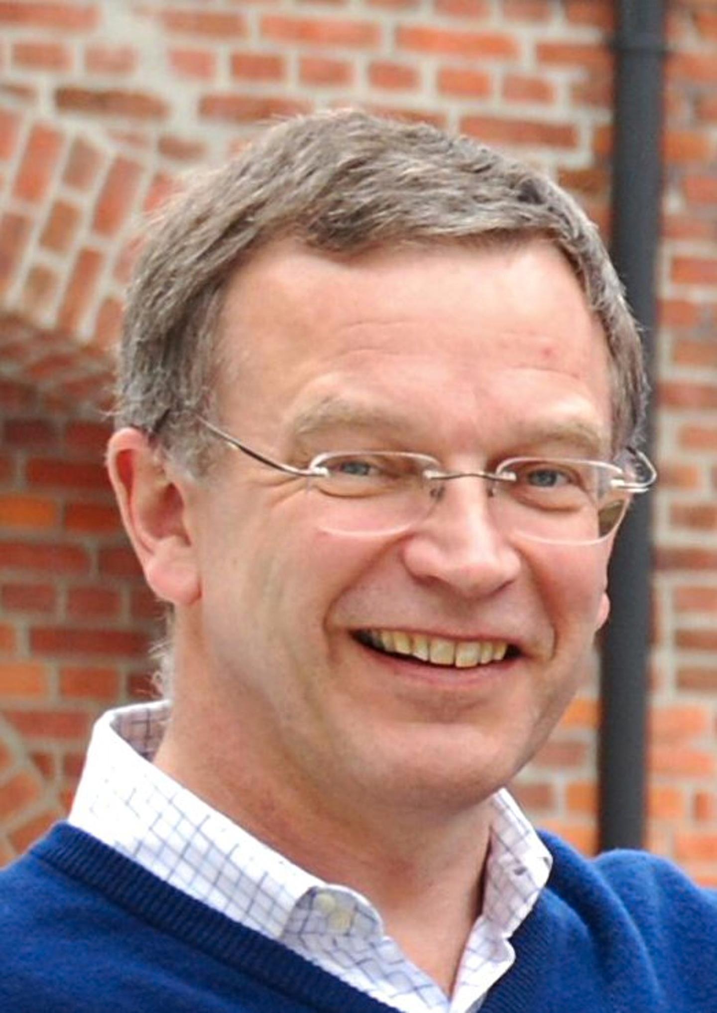 Stein Tønnesson,  Institutt for fredsforskning, PRIO
