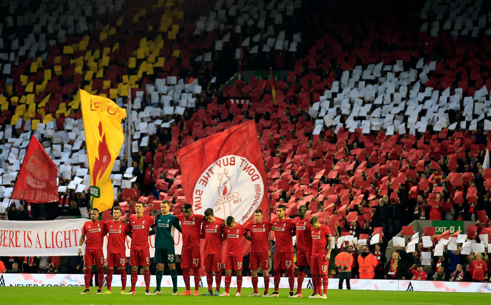For nøyaktig ett år siden minnet Liverpool de omkomne før kampen mot Borussia Dortmund i Europeligaen.