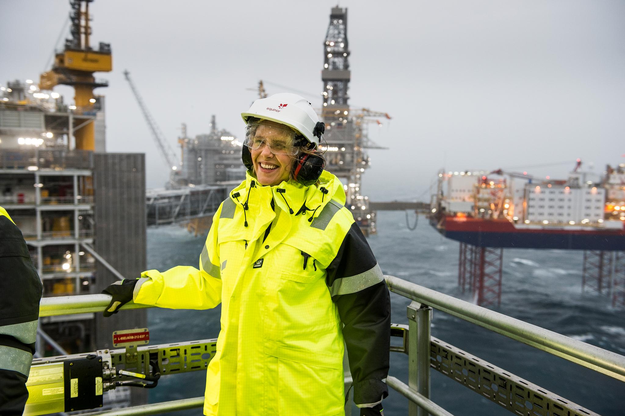 Sylvi Listhaug synes det er trist at ordet olje fjernes fra navn. Det er olje og gass som har gjort Norge til et vellykket samfunn, og som berget Europa gjennom en energikrise, fastslår hun. Her fra åpningen av Johan Sverdrupfeltet i 2017.