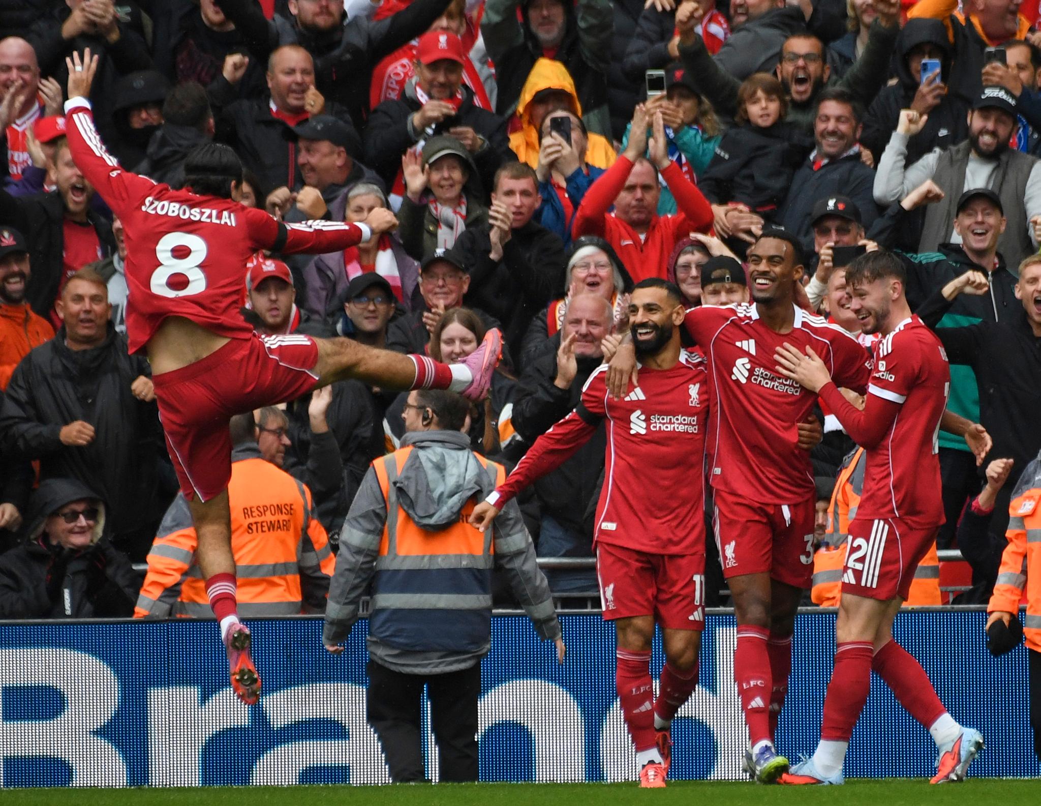 Liverpool holdt unna mot byrivalen - femte strake ligaseier