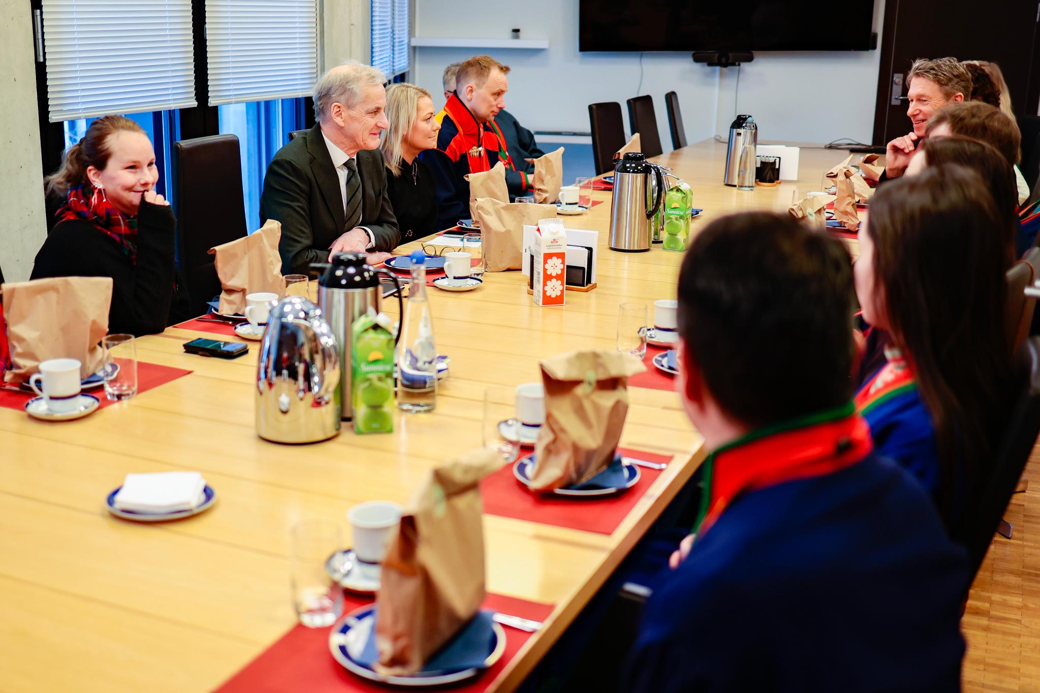 Reineiere fra Fosen ble fredag invitert til frokost hos statsminister Jonas Gahr Støre (Ap) på Statsministers kontor.