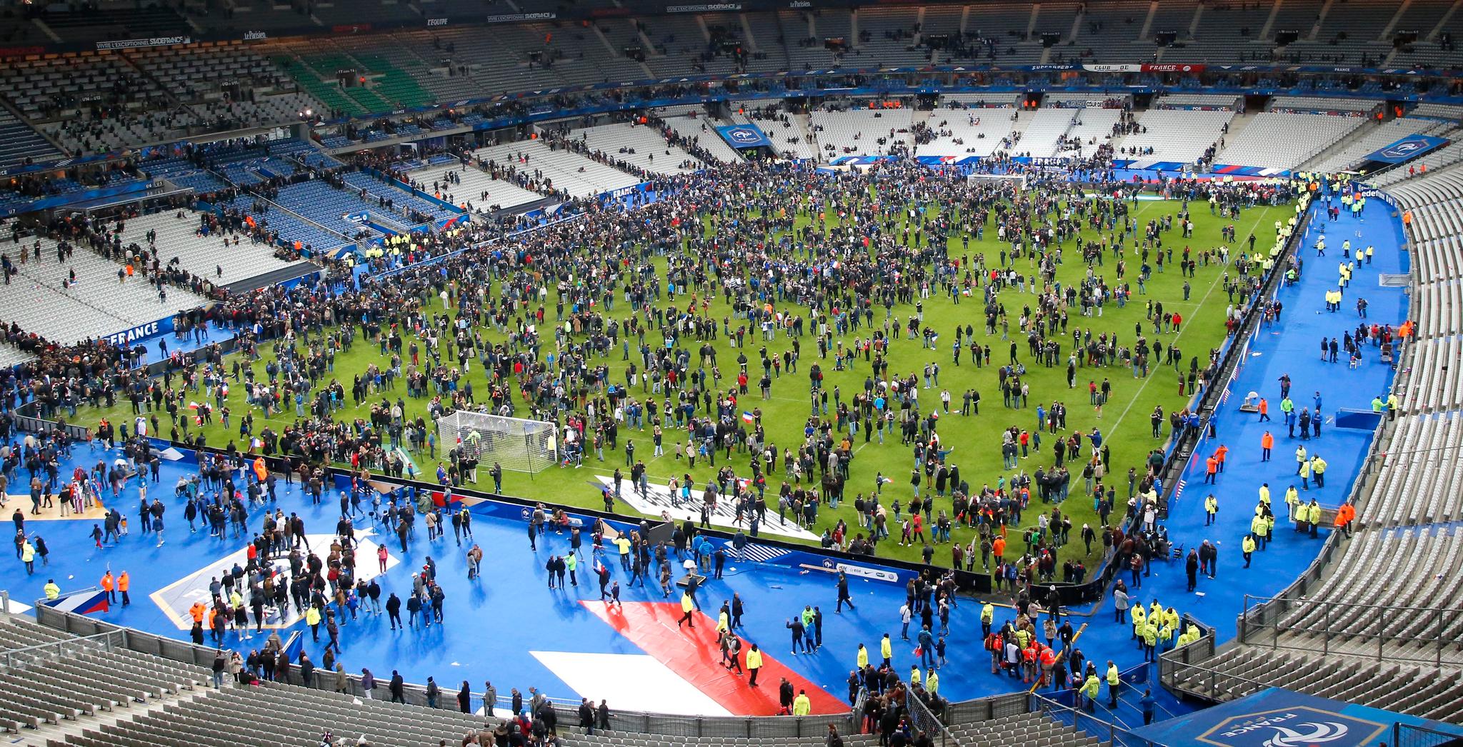 2000 tilskuere søkte tilflukt på banen i Paris