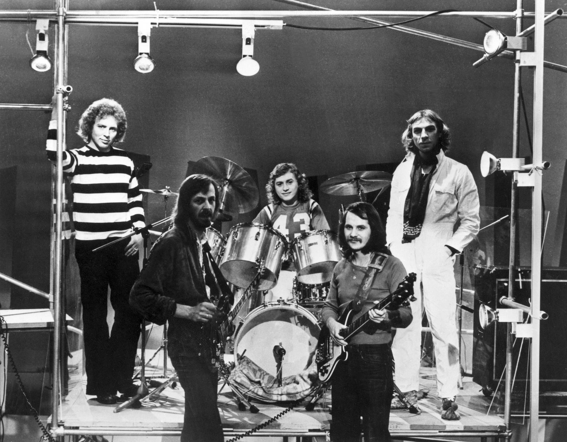 1975: I noen år på 70-tallet var Jahn Teigen med i rockegruppa Popol Ace. Samme år som dette bildet ble tatt, fikk Teigen tilbud om å prøvesynge for det britiske bandet Genesis, men han takket nei. 