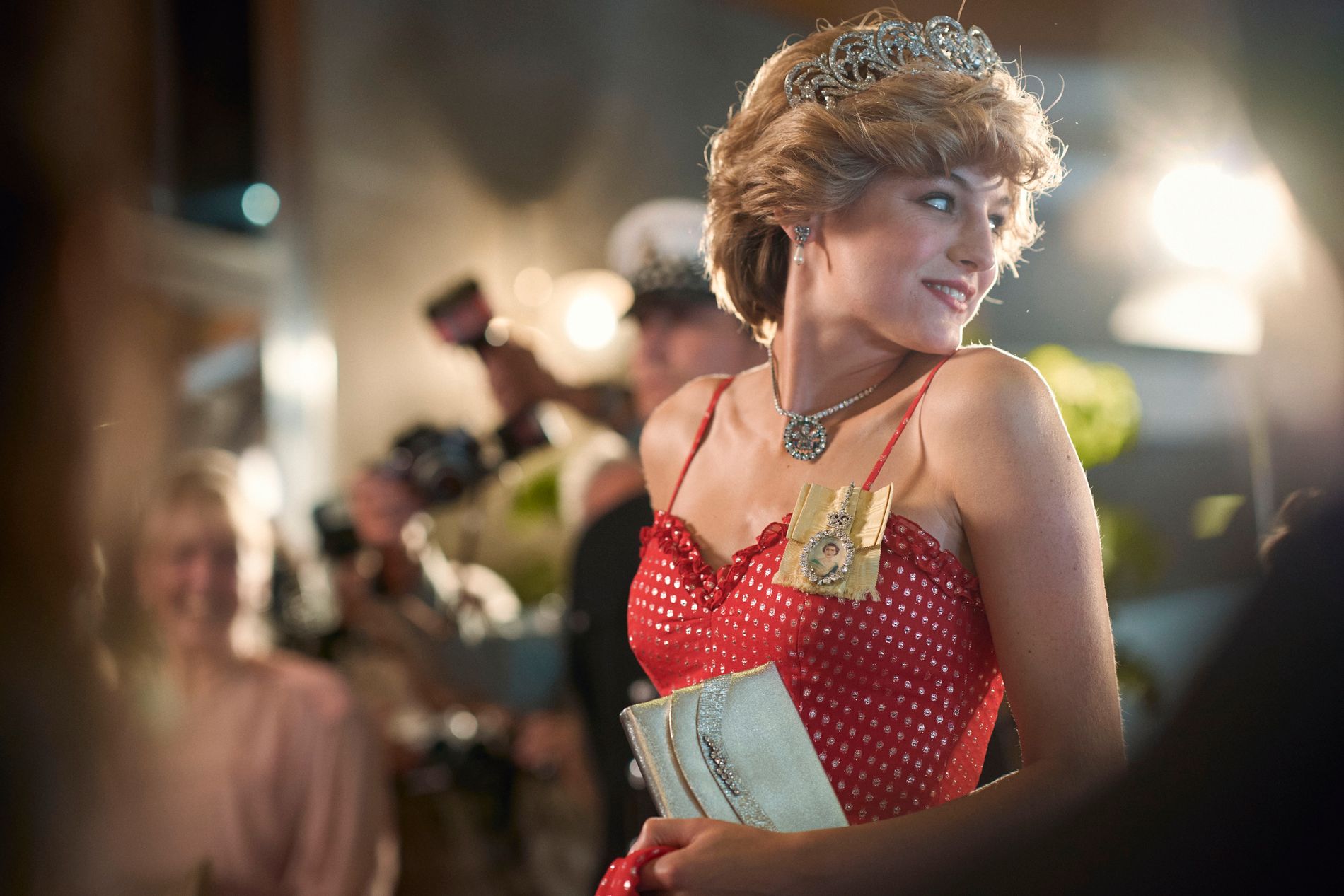 Emma Corrin som prinsesse Diana i en scene fra «The Crown». Den ekte Dianas bror nektet serien å filme på familieeiendommen fordi han misliker seriens omgang med fakta. 